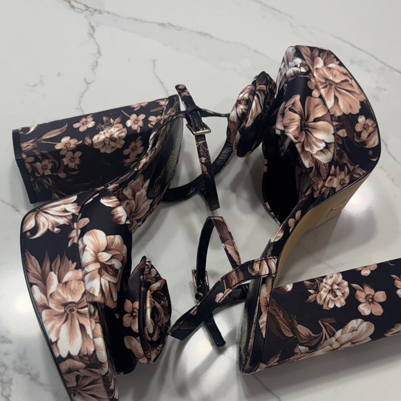 Express Floral Platform Heels - Purple and Cream - Picture 7 of 11